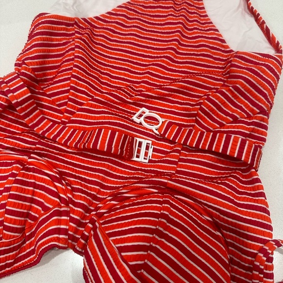 Solid & Striped The Spencer One Piece Swimsuit. - Picture 4 of 5